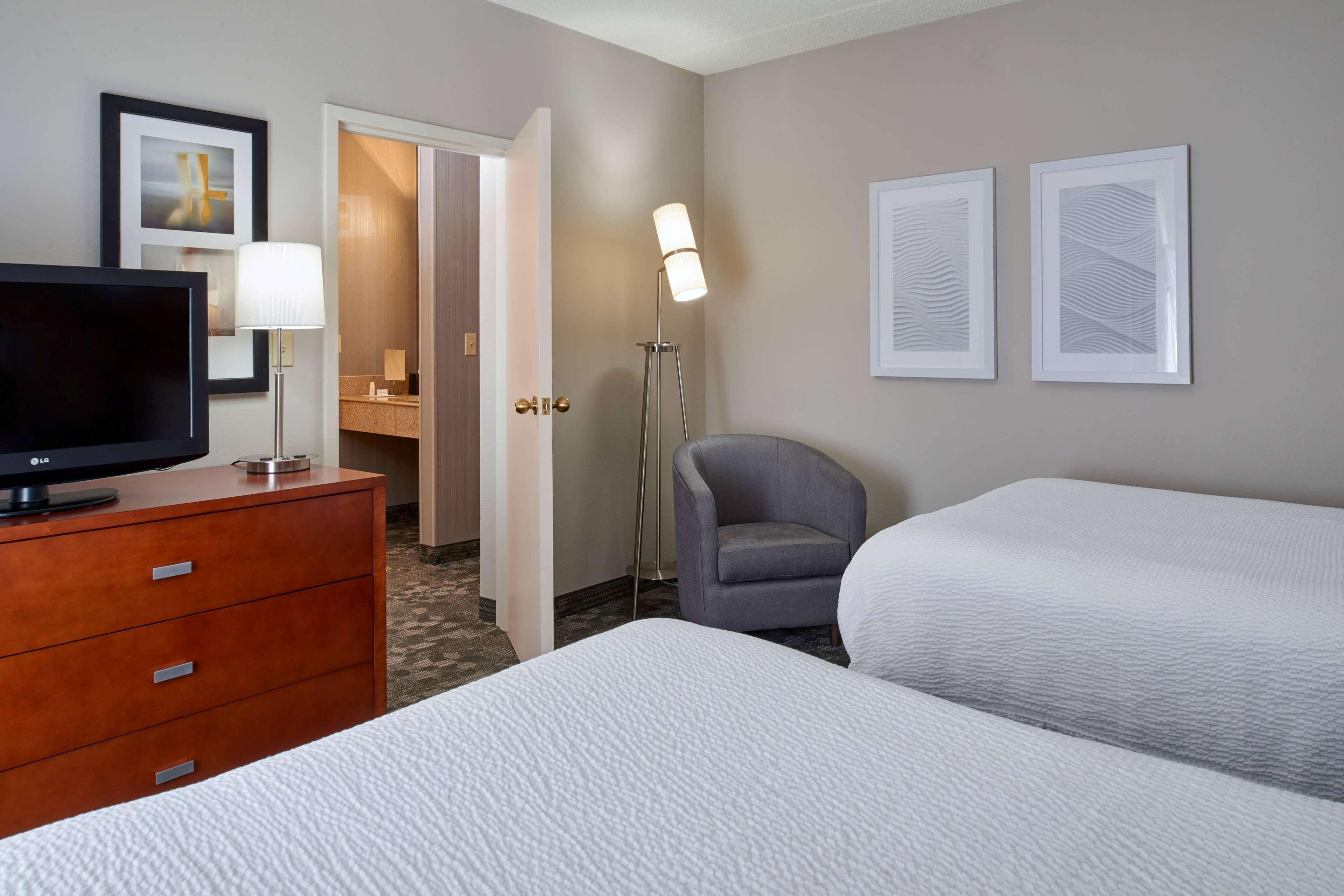 Отель Sonesta Select Indianapolis Кармел Экстерьер фото