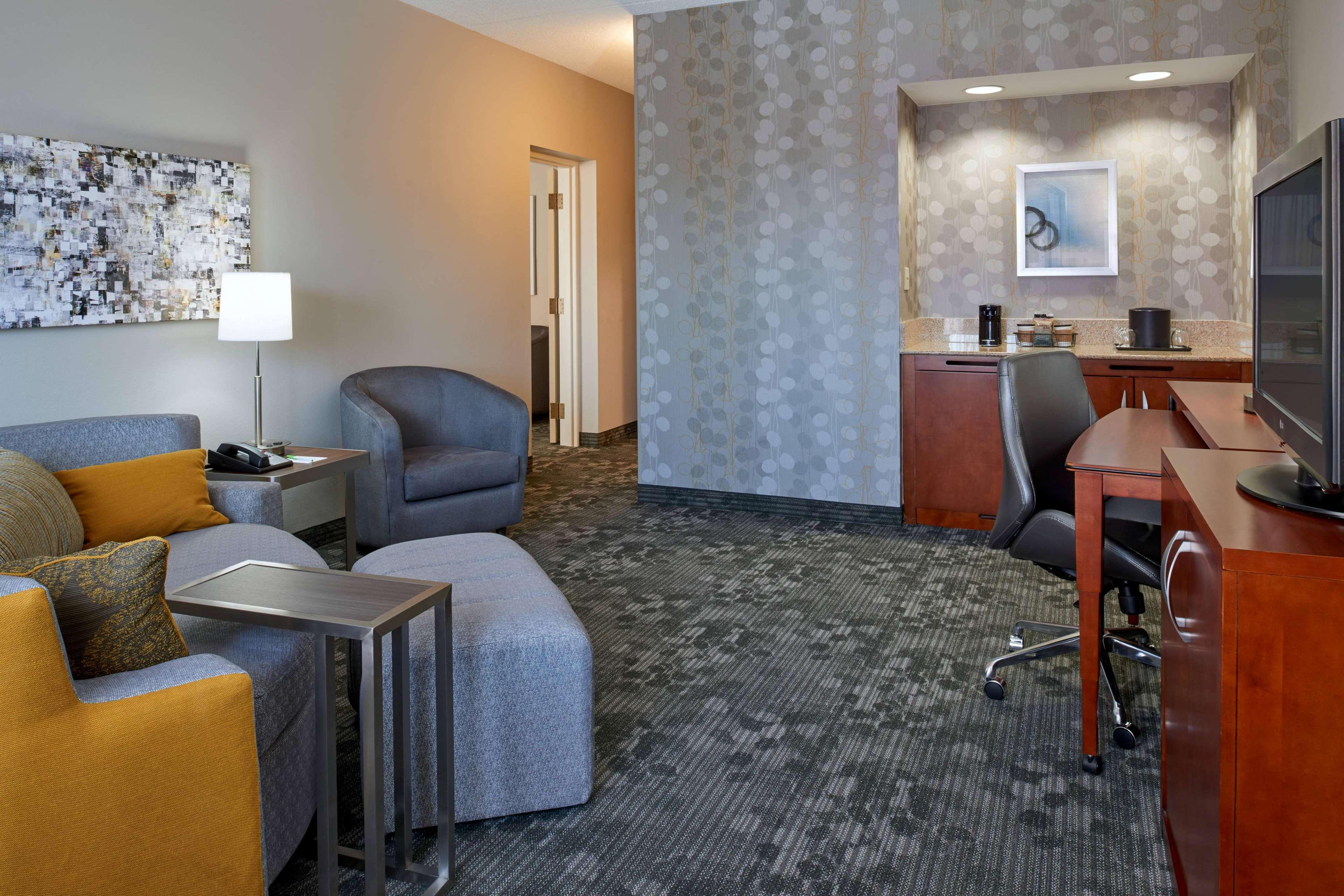 Отель Sonesta Select Indianapolis Кармел Экстерьер фото