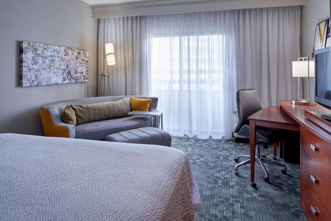 Отель Sonesta Select Indianapolis Кармел Экстерьер фото