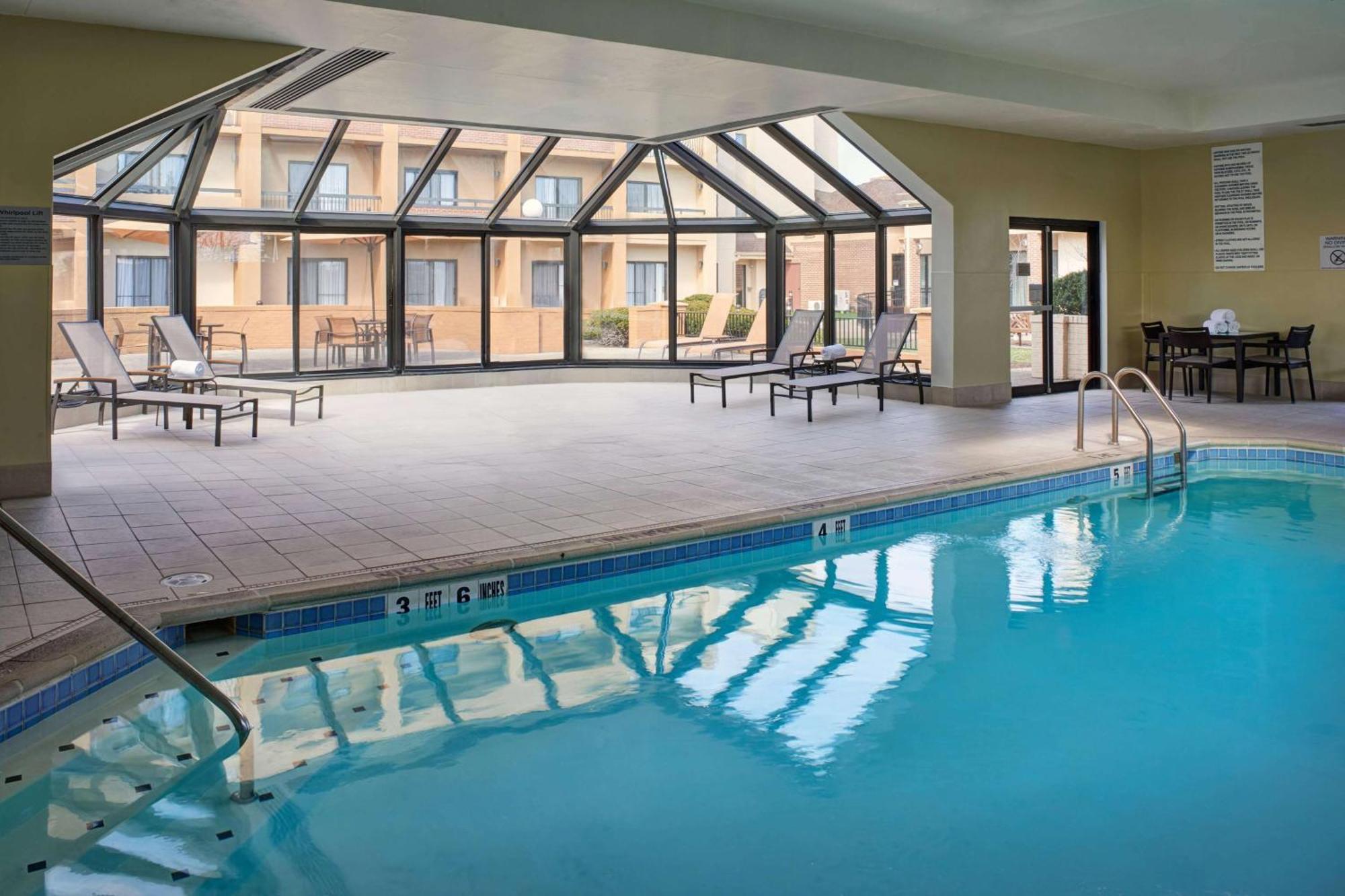 Отель Sonesta Select Indianapolis Кармел Экстерьер фото